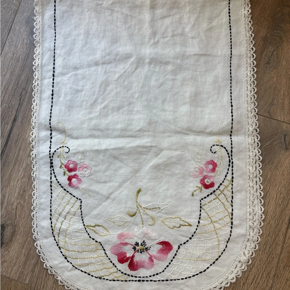 Linen Embroidered Floral Farmhouse Table Runner Oval Pink Handmade